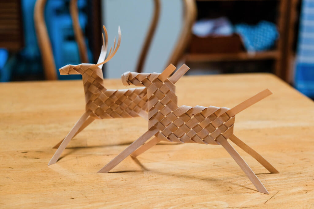 イタヤ馬, cheval et renne tressés en bois d'itaya, artisanat folklorique d'Akita