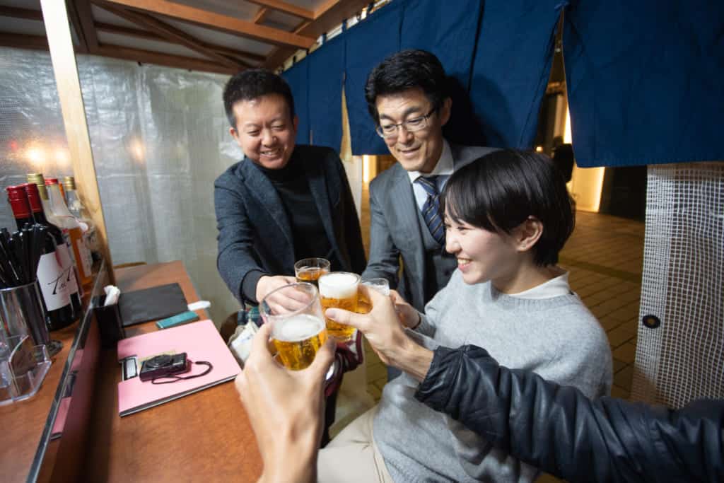 Soirée nomikai au Japon dans un yatai