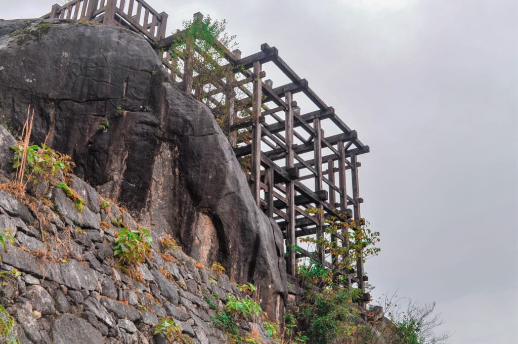 Les ruines du château de Naegi, à la découverte de l'architecture d'antan