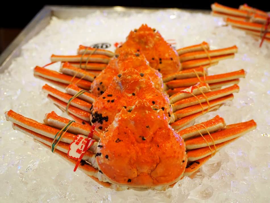 Crabe japonais dans un marché aux fruits de mer à tottori