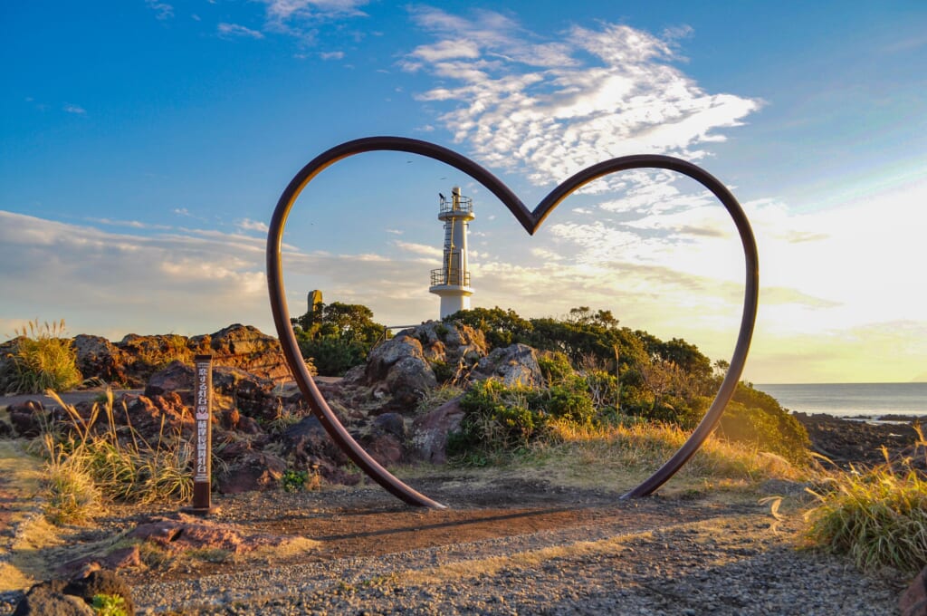 Le phare de Satsuma Nagasakibana, un endroit romantique pour les couples