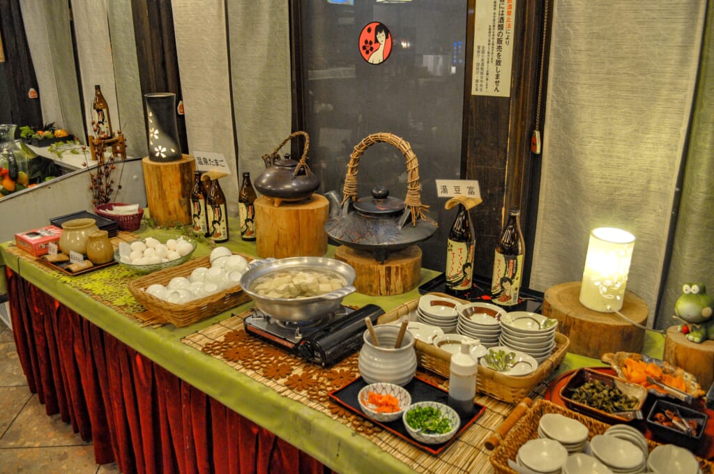 Buffet du petit-déjeuner au Sakura Sakura Onsen