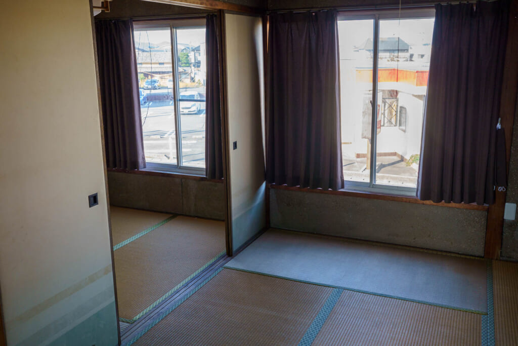 L'étage d'un zenkon yado mis à disposition des étrangers le long du pèlerinage de Shikoku