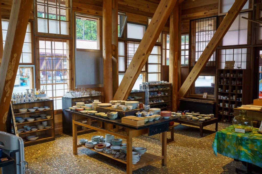 Les objets qui ne sont plus utilisés retrouvent une nouvelle vie au centre zéro déchet de kamikatsu