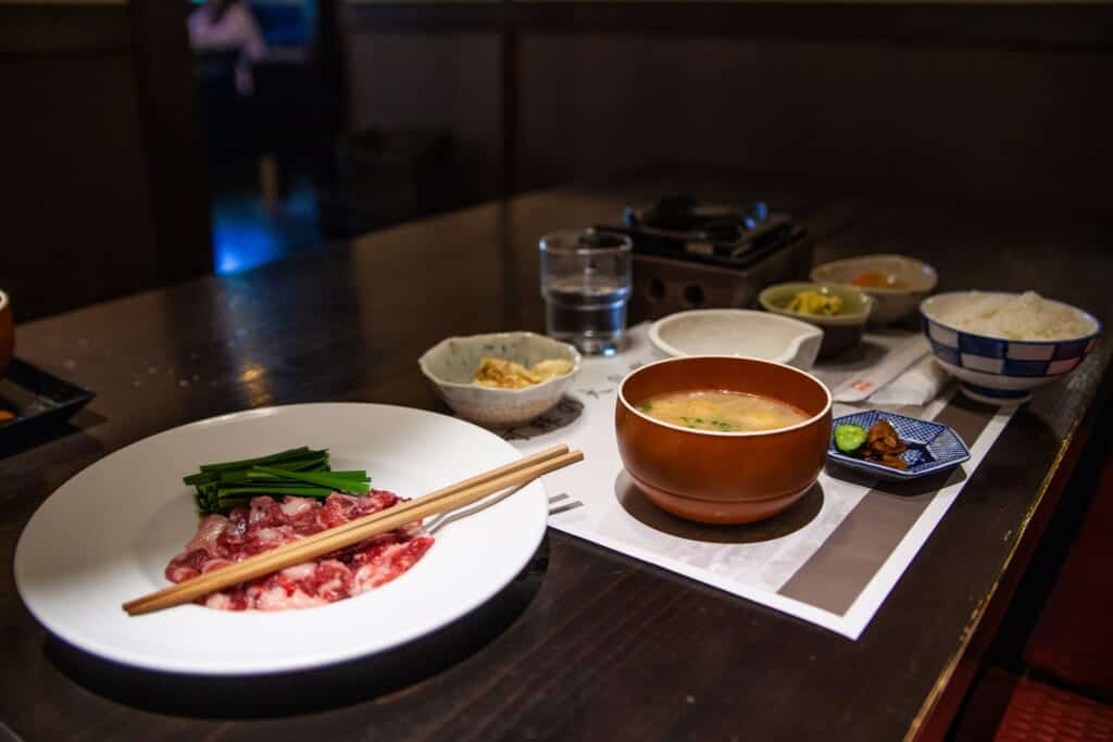 viande de cheval dans un restaurant japonais