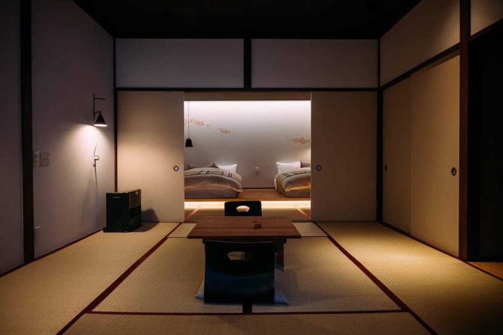 Chambre japonaise avec sol en tatami