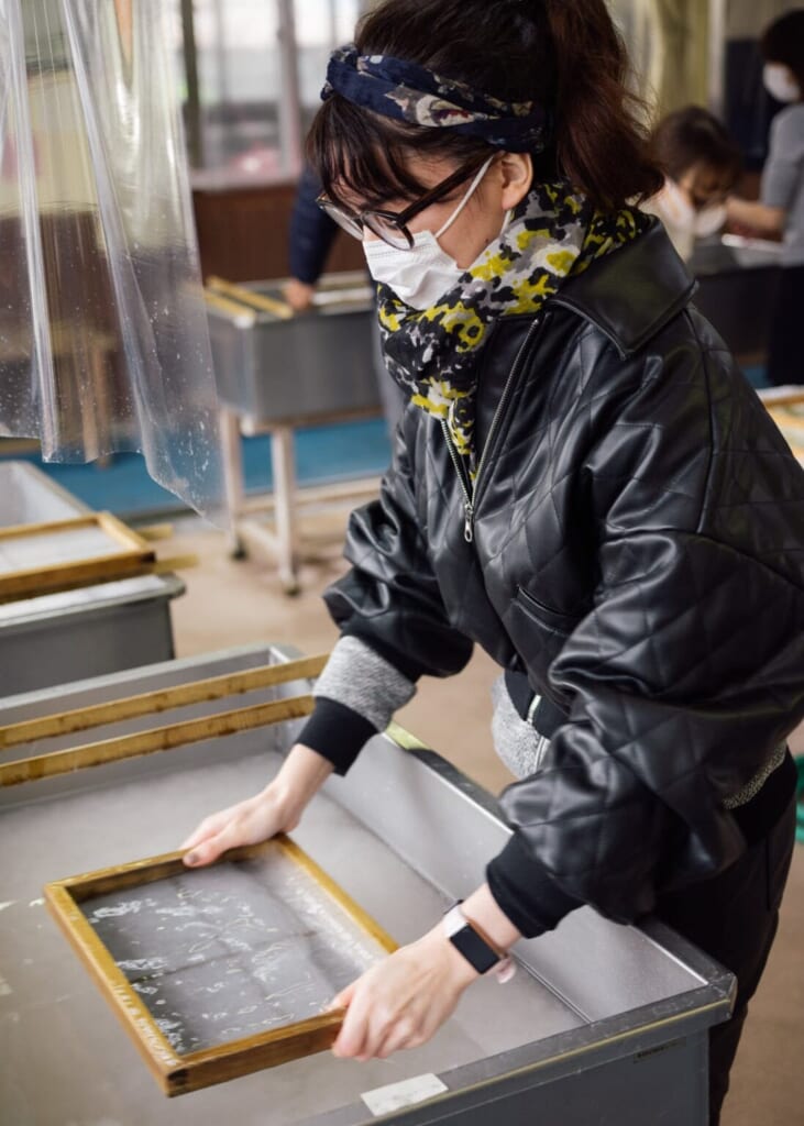Initiation à la fabrication du papier japonais washi