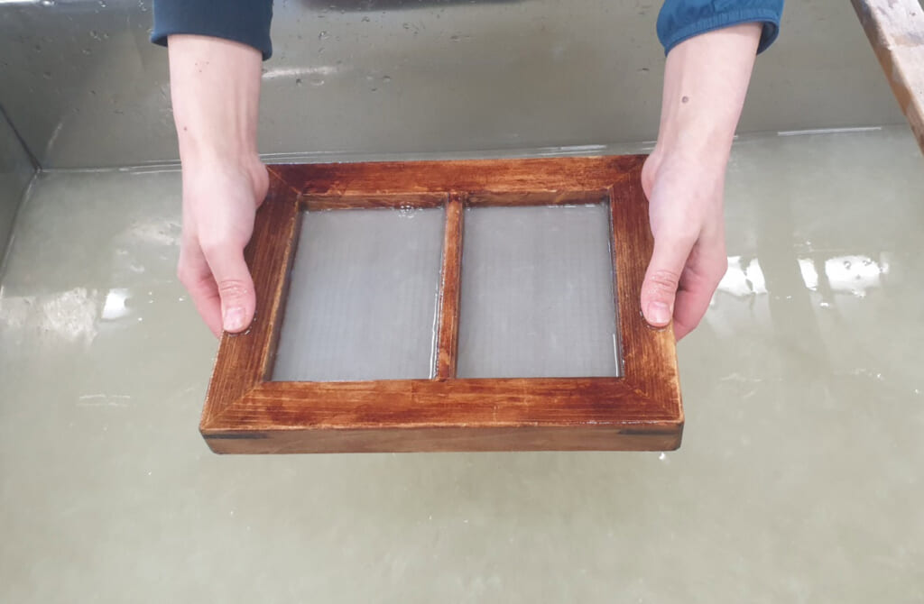 Le moule servant à créer du papier washi