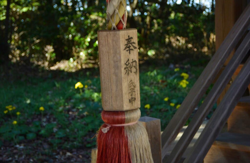 Corde traditionnelle dans un sanctuaire au Japon