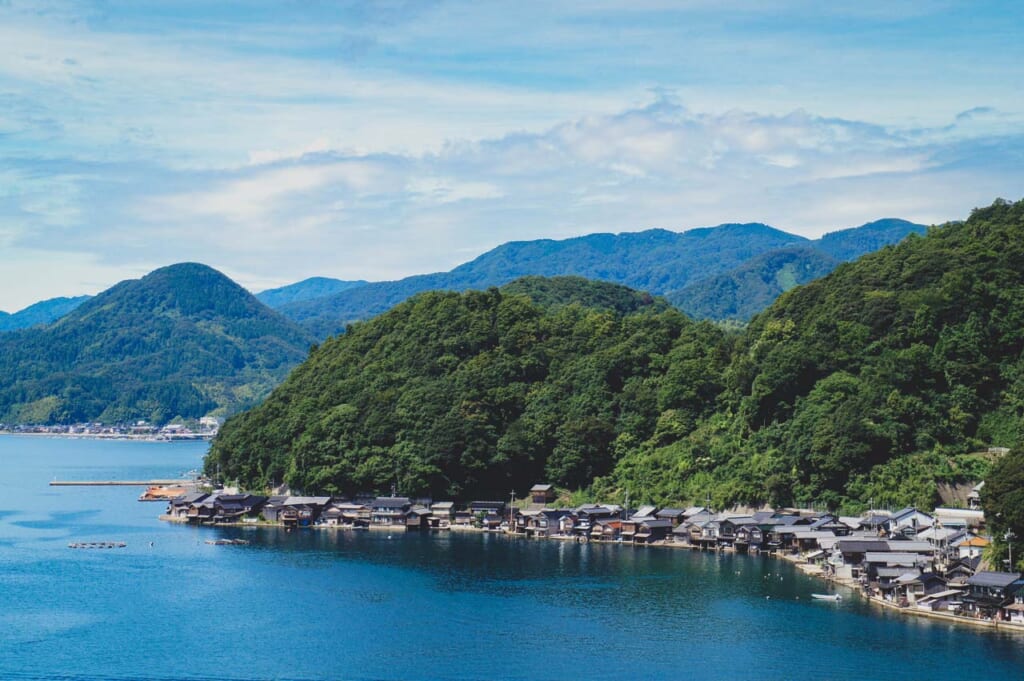 Le village de pêcheurs d'Ine et ses maisons funaya à Kyoto