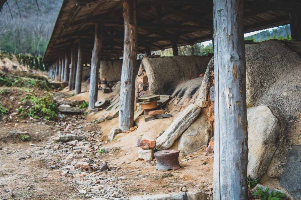 Four de potier traditionnel japonais à Tamba