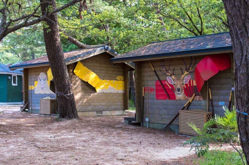 Explorez le reste du cap et vous trouverez plusieurs autres sculptures et installations, notamment les animaux loufoques de Sadami Fujisawa.