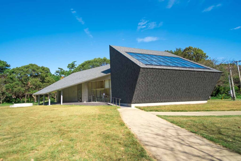 Venez découvrir le Art Museum of Nature and Human Non-Homogeneity