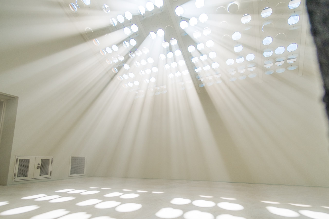 La salle du Soleil et de la Lune au Art Museum of Nature and Human Non-Homogeneity