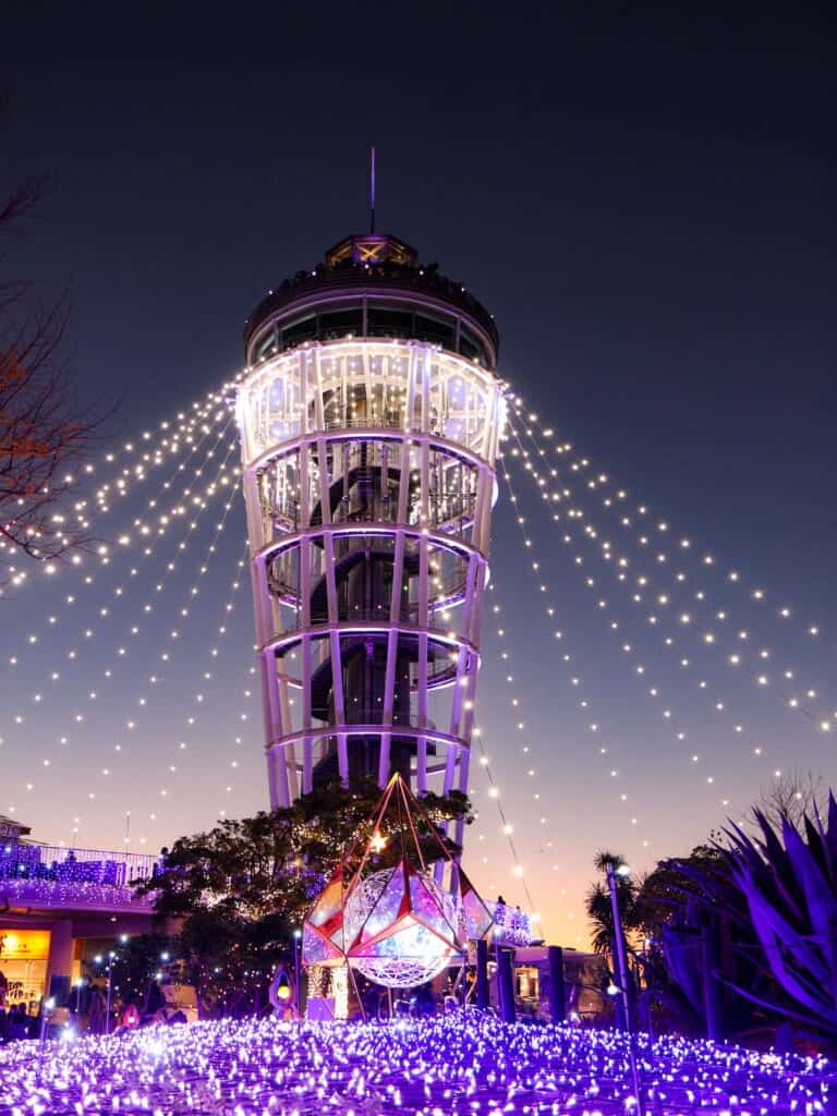 Illuminations nocturnes de l'Enoshima Sea Candle