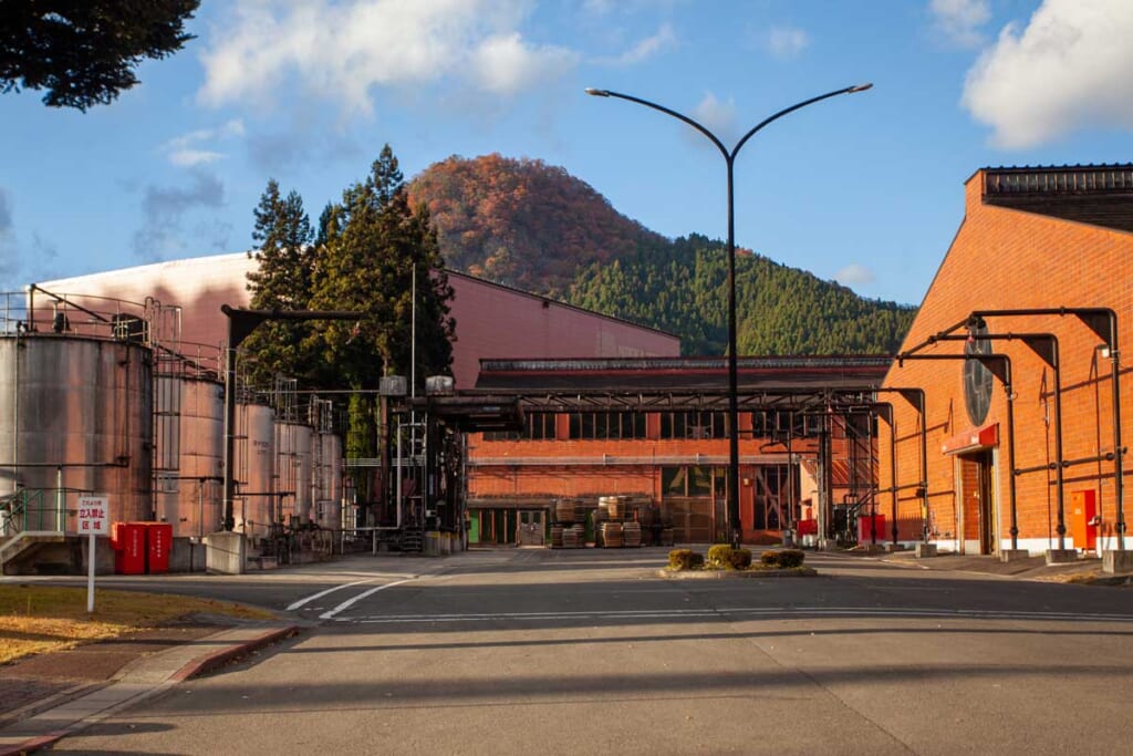 Site de production de Miyagikyo où est distillé le whisky Nikka