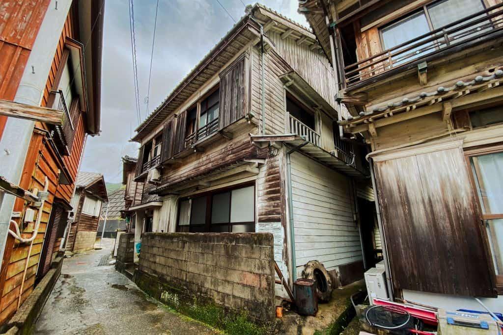 Les ruelles d'un village de pêcheurs au Japon