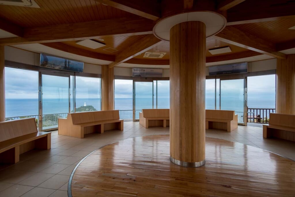 Vue panoramique à l'intérieur d'un observatoire au sud du Japon