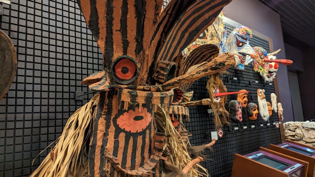 masque traditionnel japonais dans un musée de Kagoshima
