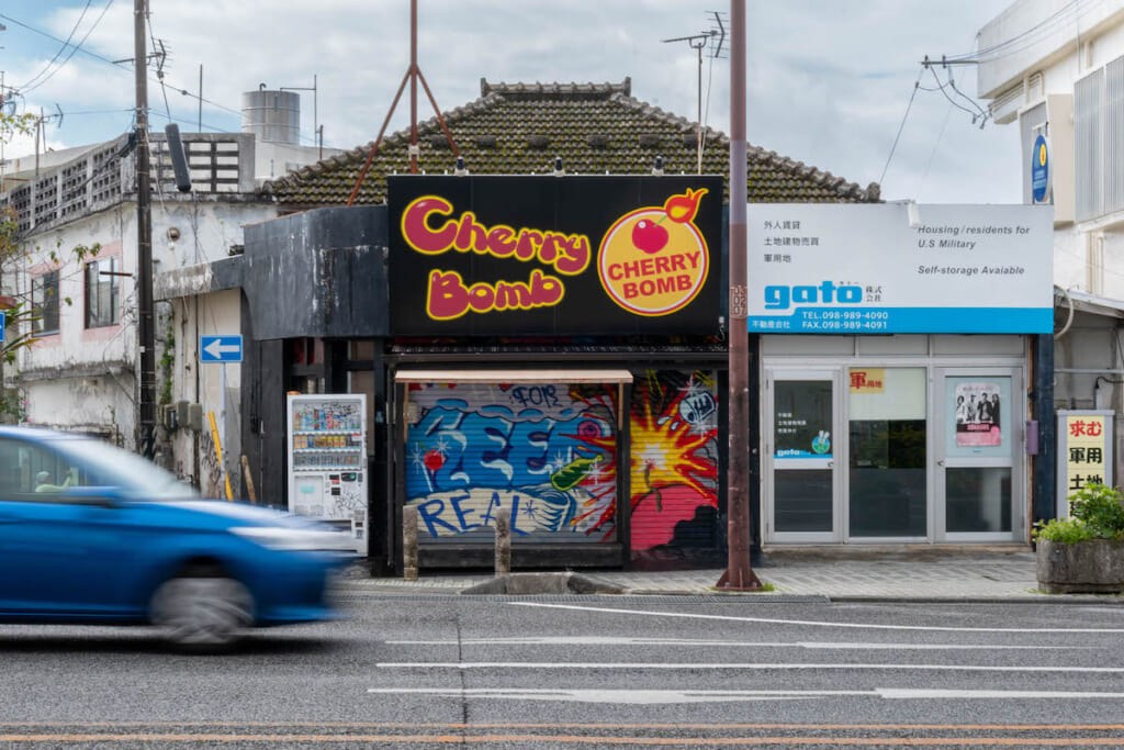 façade de la boutique Cherry Bomb à Okinawa