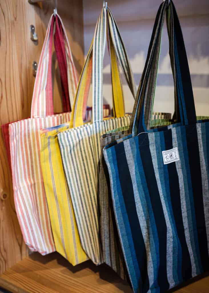 Sacs japonais fabriqués avec des tissus traditionnels de Hamamatsu