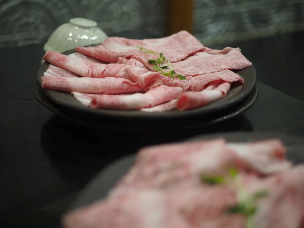 fines lamelles de bœuf, à bouillir