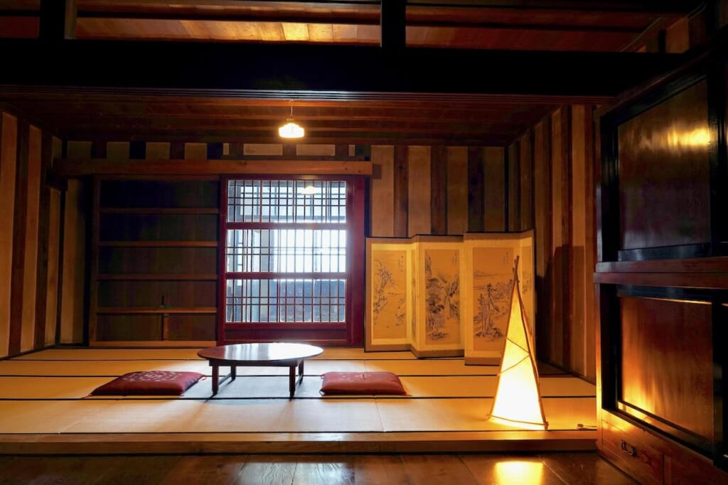 intérieur d'un « entrepôt intérieur » uchigura à Masuda