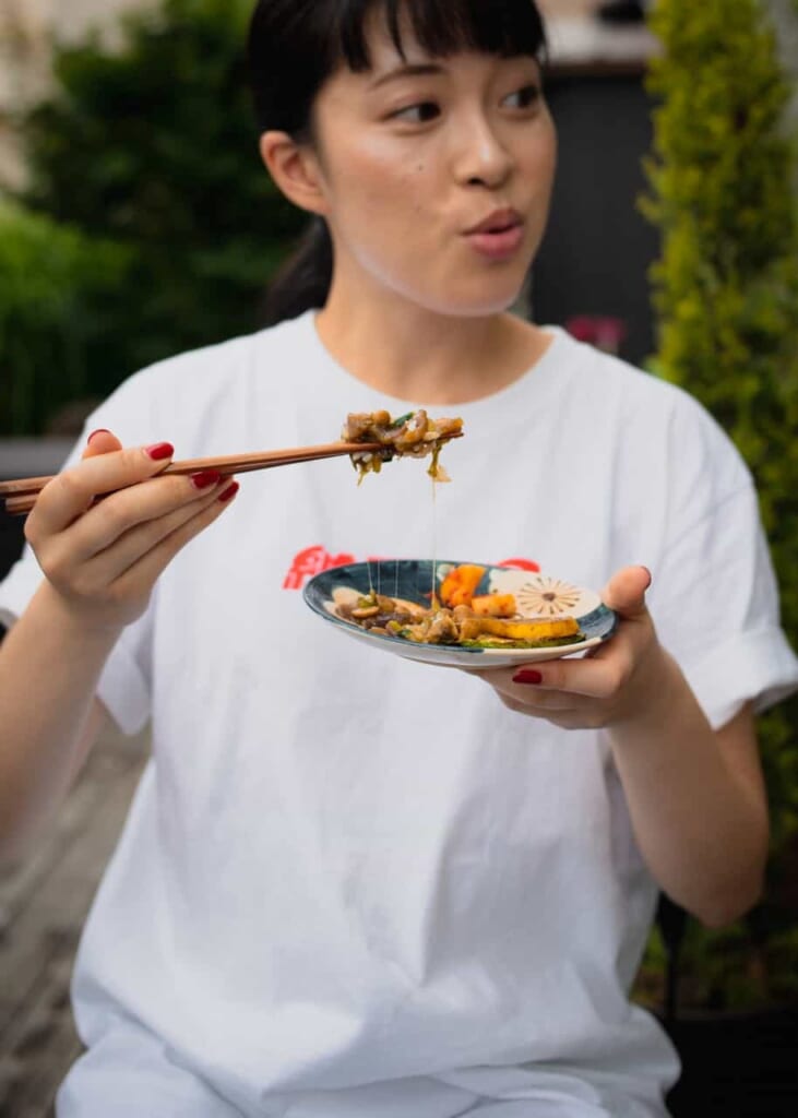 Dégustation d'un plat à base de natto