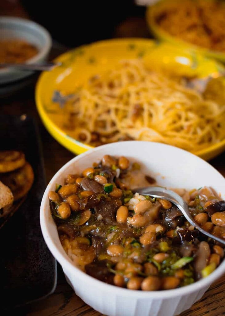 Plats cuisinés avec du natto japonais