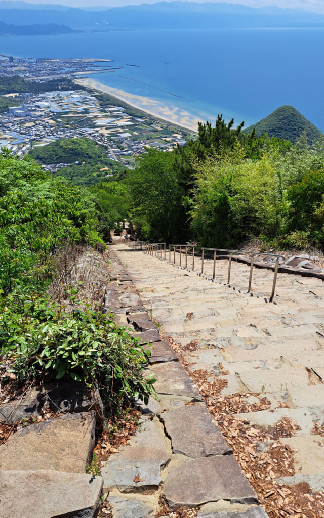 Le sanctuaire Takaya, perché sur les hauteurs