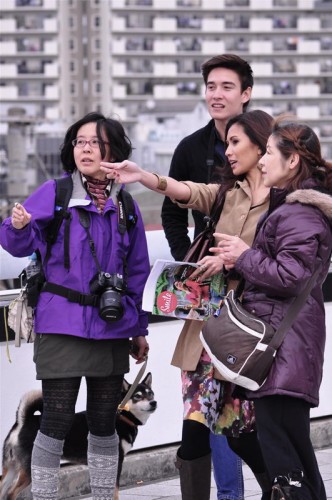 Grupo de turistas recibiendo indicaciones