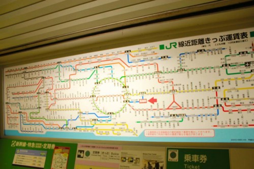 Plano del metro en una estación de Tokio (Japón)