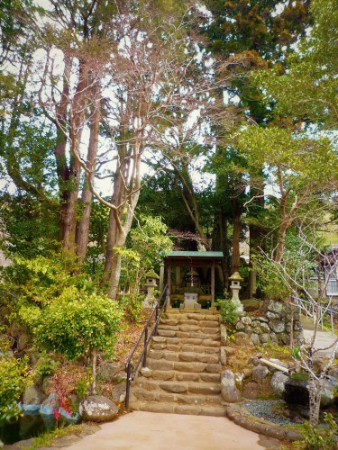 Tumba de Noriyori en Shuzenji, Shizuoka.