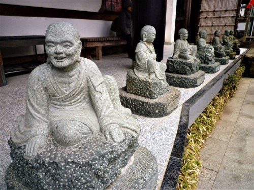 Patio del Templo Hie, en Shuzenji (Shizuoka).