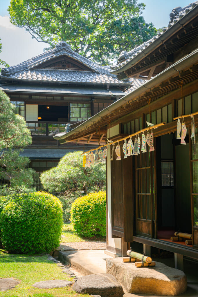 un jardín en una casa del Museo de Arquitectura al Aire Libre de Edo-Tokio