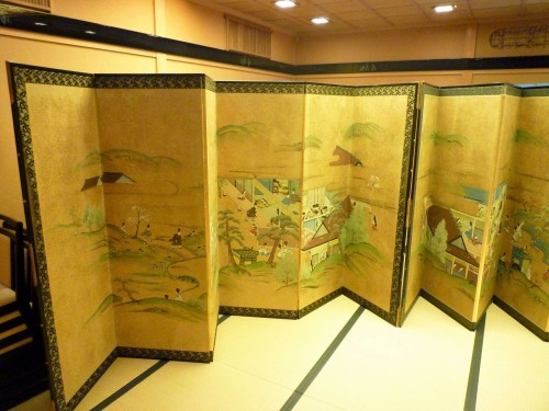 Biombos en un restaurante de Murakami.