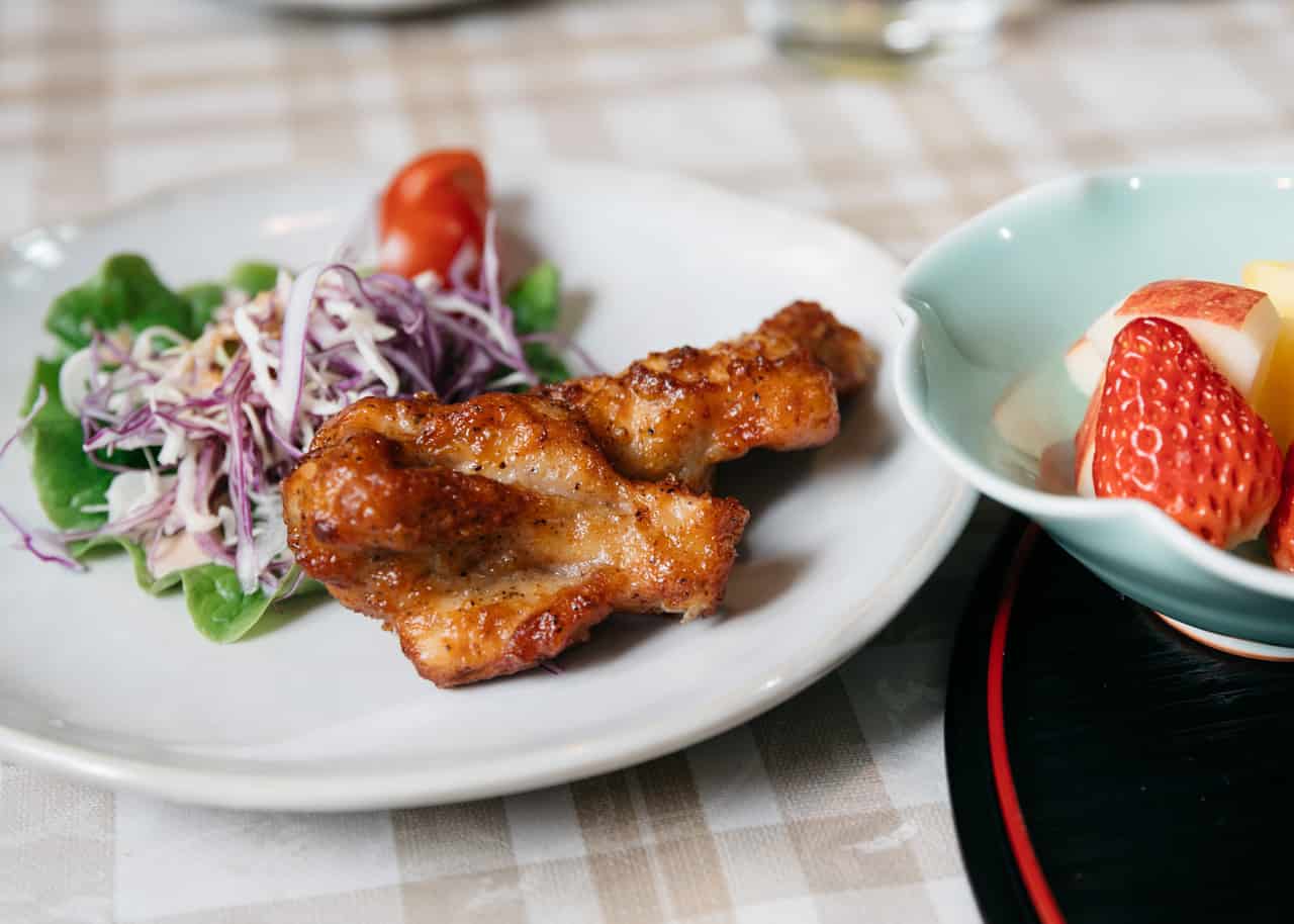 Las alitas de pollo asadas