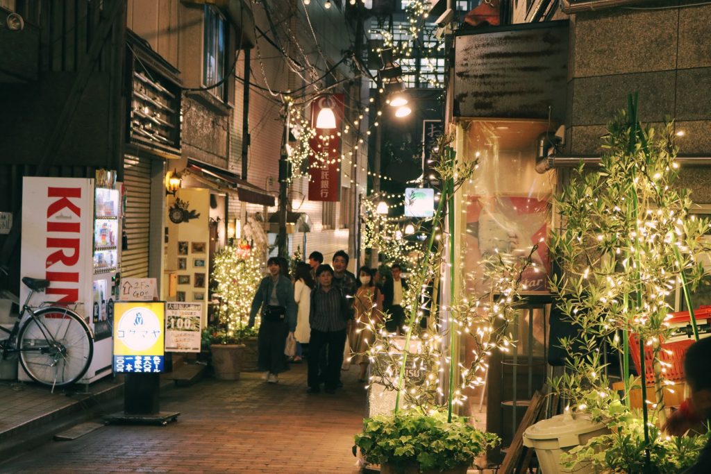 Calle reganzaka en Nakano por la noche