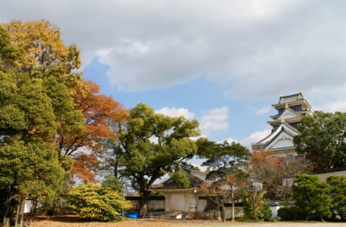 El castillo de Okayama, Okayama, Isla de Honshu, Japón