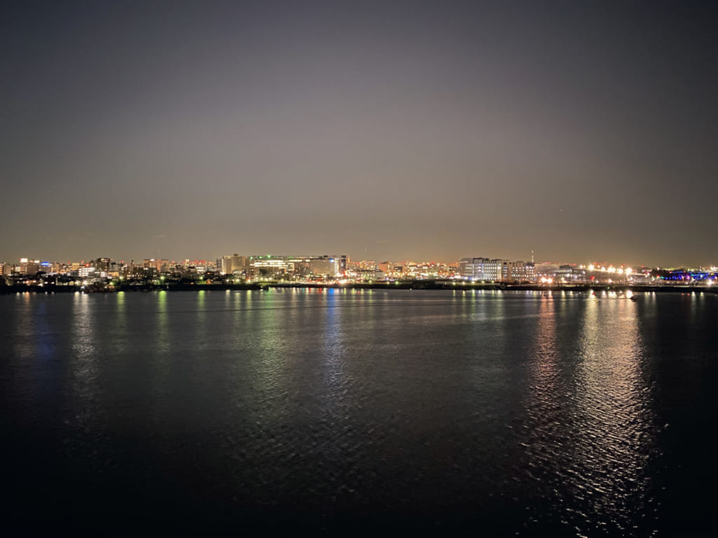 Vista Noctura desde el Capitain's Grill, Kawasaki, Kanagawa