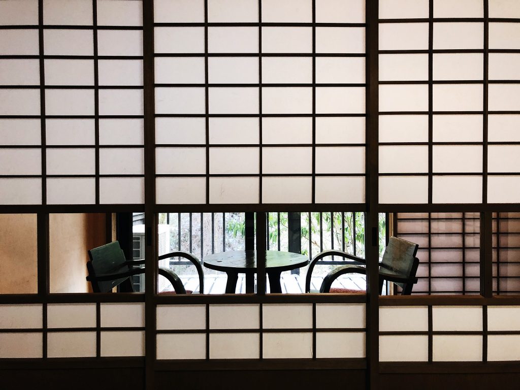 Comedor del ryokan en el Kurokawa Onsen en Kumamoto, Kyushu, Japón