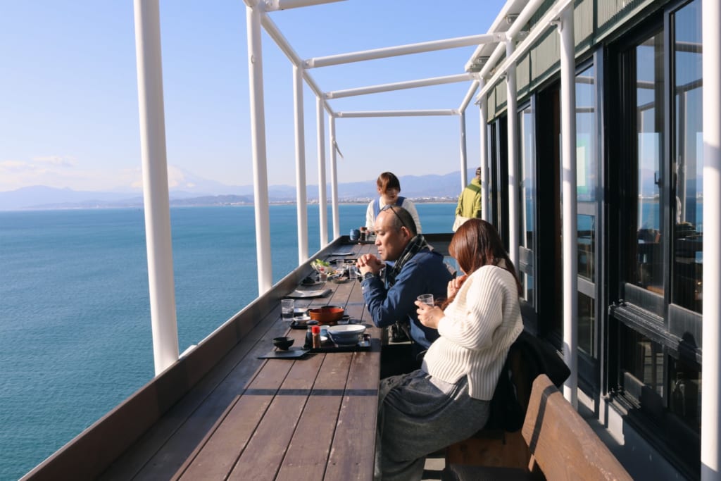 Terraza del Uomitei, Enoshima, Fujisawa, Kanagawa, Japón