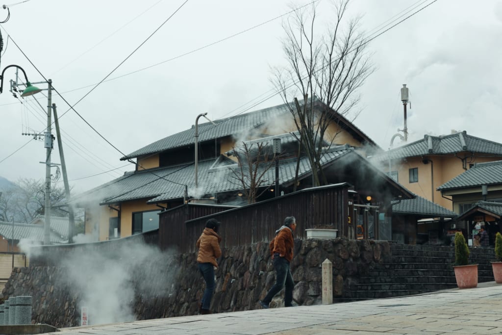 calles humeantes de Beppu, Oita, Japón