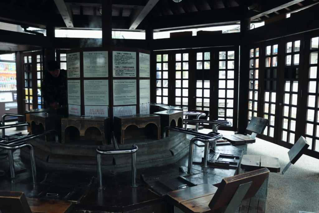 Onsen para los pies con aguas termales