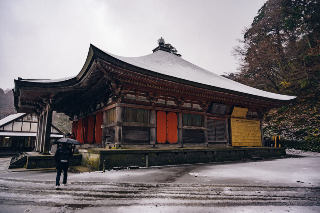 Nevando en el templo Daisenji