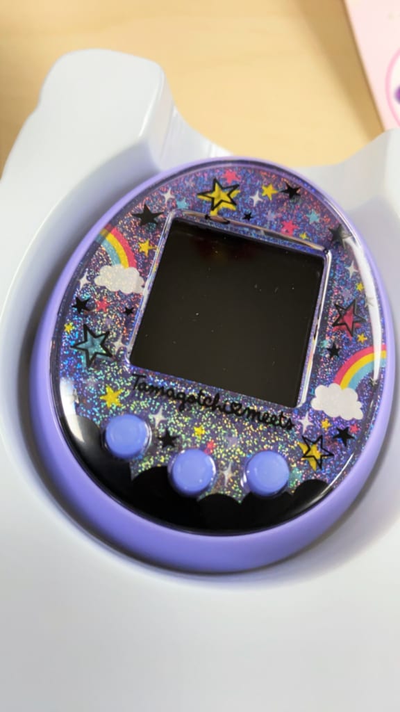 Tamagotchi meets sin encender,  producto de HobbyLink Japan.