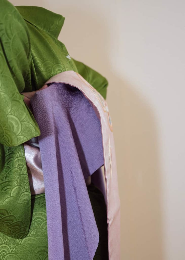 Tiene que cubrir el obi-makura