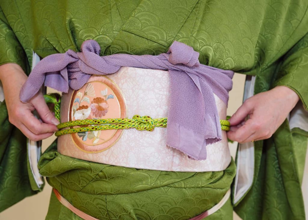 El obijime con un nudo de rizo.