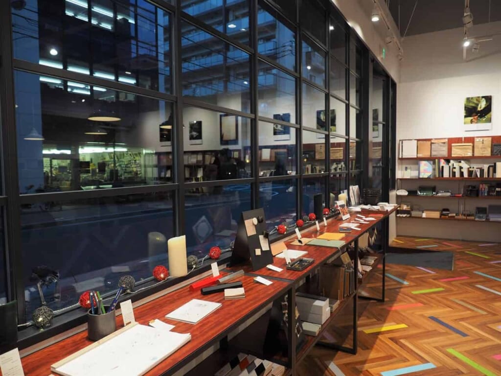 El interior de la tienda