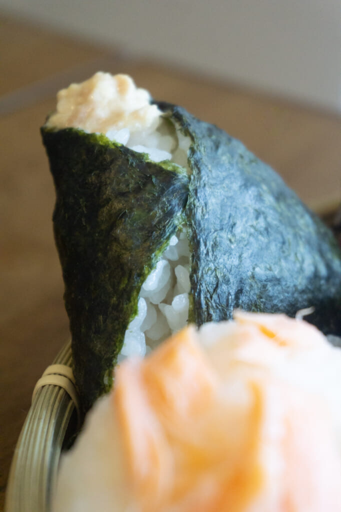 Onigiri con alga